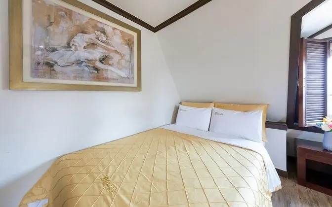 Oda (Twin Room (Netflix personal account a)