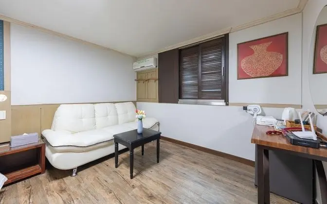 Oda (VIP Room (You can watch Netflix perso)