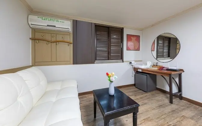 Oda (VIP Room (You can watch Netflix perso)