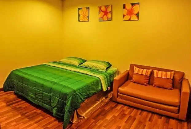Nicha Homestay 5 with Pool Access