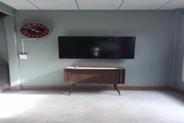 2 Bedrooms House