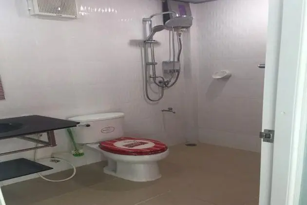 2 Bedrooms House