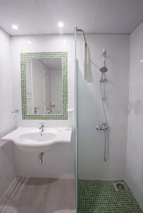 1 Çift Kişilik Veya 2 Tek Kişilik Yatak Superior