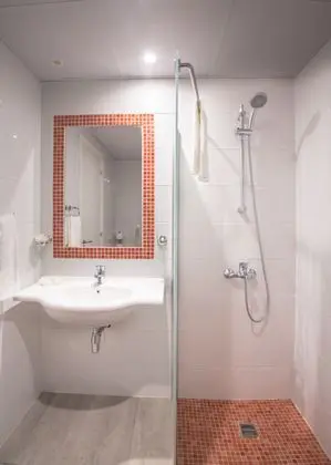 1 Çift Kişilik Veya 2 Tek Kişilik Yatak Superior