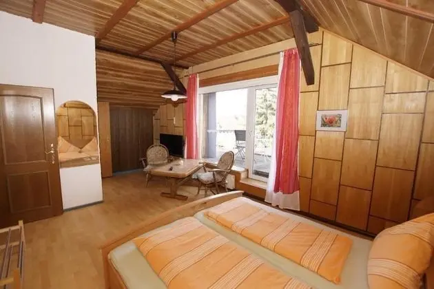 Tek Büyük Yataklı Oda, Balkon