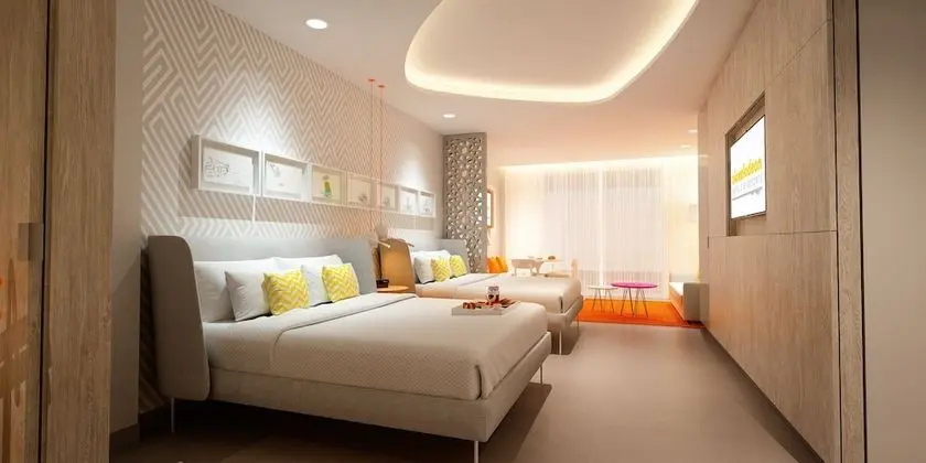 Penthouse Swim-Up Oceanfront Queen Suite