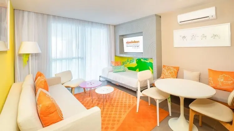Swim-Up Oceanfront King Suite