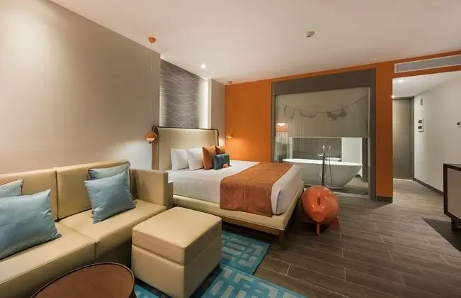 Süit (PAD SWIM UP SUITE)