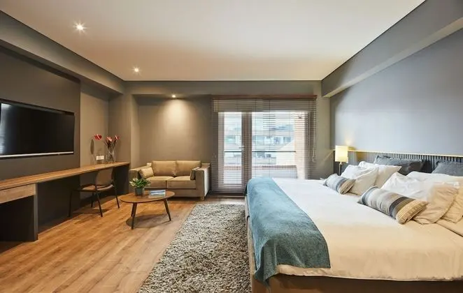 Deluxe Tek Büyük Yataklı Oda