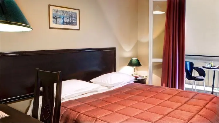 Tek Büyük veya İki Ayrı Yataklı Oda