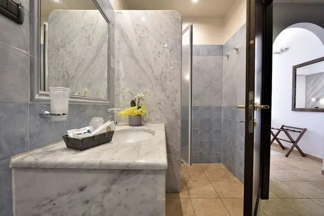 Tek Büyük veya İki Ayrı Yataklı Oda, Balkon