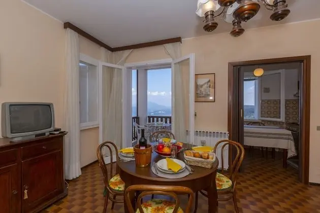 Family Apart Daire, Birden Çok Yatak, Dağ Yamacı (Nicoletta's Lake View On Stresa Hills)