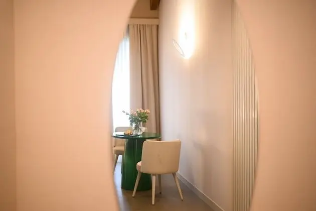 Junior Süit, Balkon