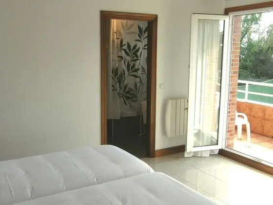 Tek Büyük veya İki Ayrı Yataklı Oda, Balkon, Bahçe Manzaralı