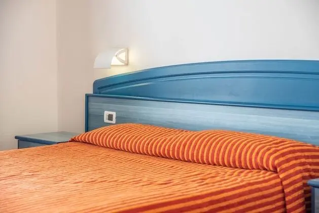 Büyük Yataklı Tek Kişilik Oda