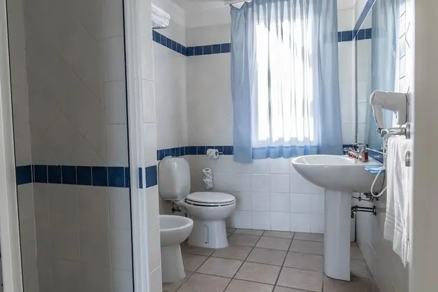 Büyük Yataklı Tek Kişilik Oda