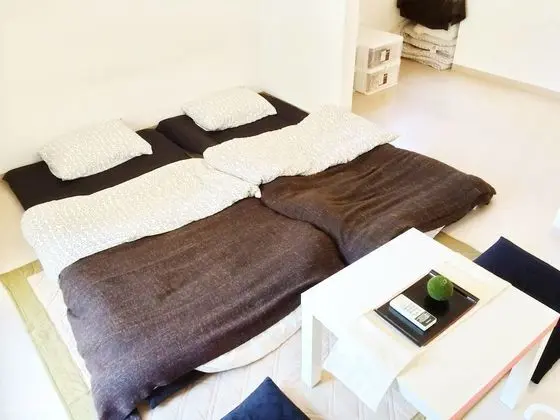 Ev (Private Vacation)