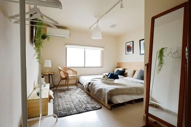 Ev (Private Vacation)