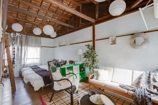 Ev (Private Vacation)