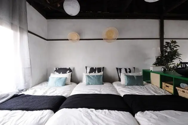 Ev (Private Vacation)