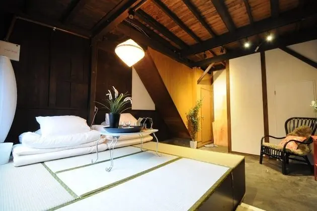 Ev (Private Vacation)