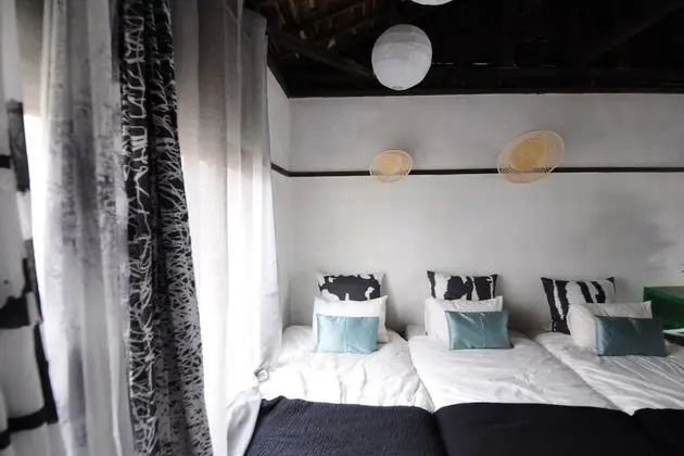 Ev (Private Vacation)