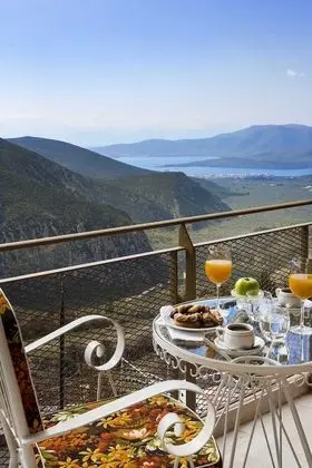Üç Kişilik Oda, Deniz Manzaralı