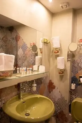 Üç Kişilik Oda, Deniz Manzaralı