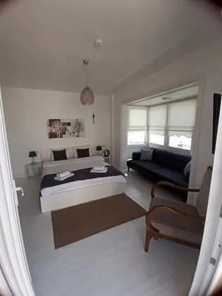 Cumbalı Balkonlu  Room