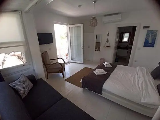 Cumbalı Balkonlu  Room