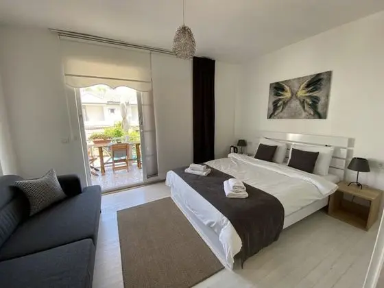 Suite Balkonlu Havuz Manzaralı