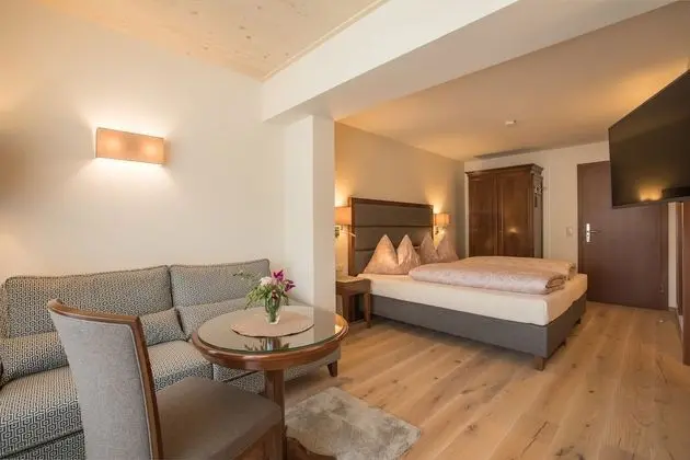 Deluxe Tek Büyük Yataklı Oda, 1 Yatak Odası, Balkon, Dağ Manzaralı