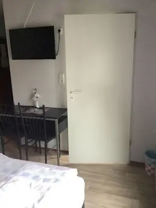 Basic Tek Büyük Yataklı Oda