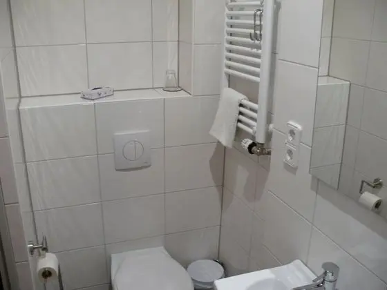 Basic Tek Büyük Yataklı Oda