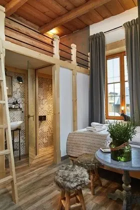 Design Oda (Mezzanino)