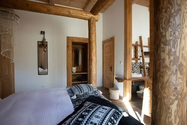 Design Tek Büyük Yataklı Oda (Dziki)