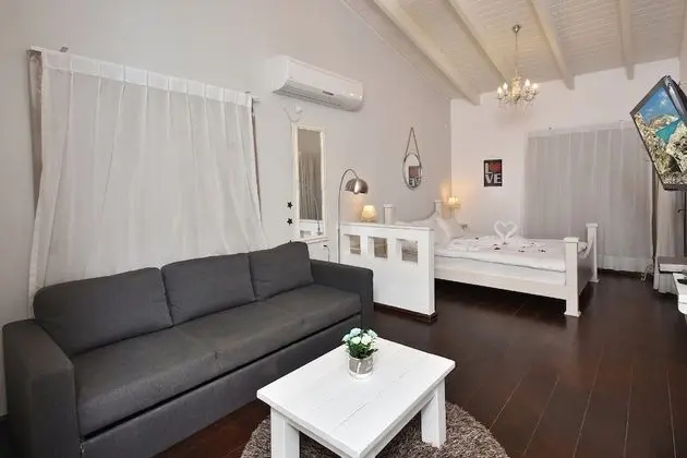 Dağ Evi, Bahçeli