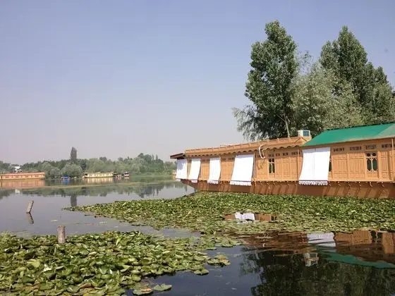 Luxury Oda, 1 En Büyük (King) Boy Yatak, Engellilere Uygun, Göl Manzaralı