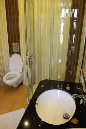 Luxury Oda, 1 En Büyük (King) Boy Yatak, Engellilere Uygun, Göl Manzaralı