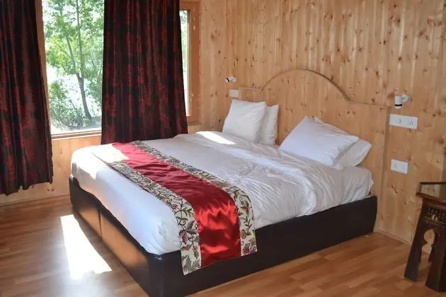 Premium Tek Büyük Yataklı Oda, 1 En Büyük (King) Boy Yatak, Sigara İçilmez, Göl Manzaralı