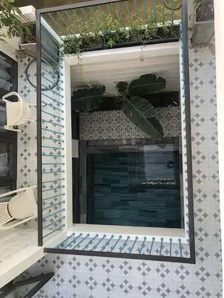 Deluxe Tek Büyük Yataklı Oda, Havuz Manzaralı