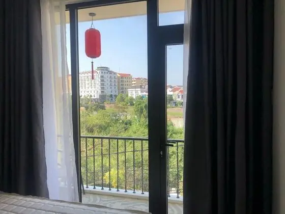Deluxe Tek Büyük Yataklı Oda, Havuz Manzaralı