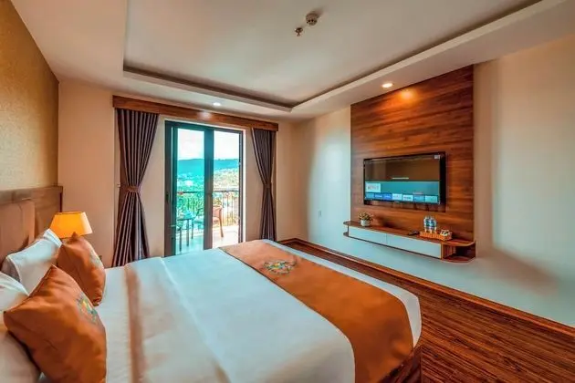 Deluxe Tek Büyük veya İki Ayrı Yataklı Oda, Balkon, Okyanus Manzaralı