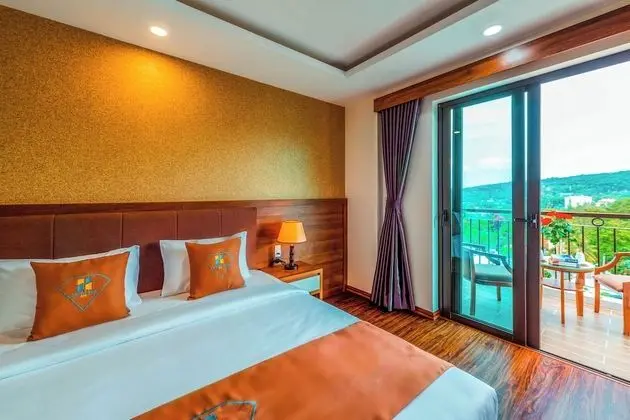 Deluxe Tek Büyük veya İki Ayrı Yataklı Oda, Balkon, Okyanus Manzaralı
