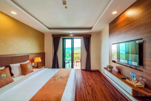 Deluxe Tek Büyük veya İki Ayrı Yataklı Oda, Balkon, Okyanus Manzaralı