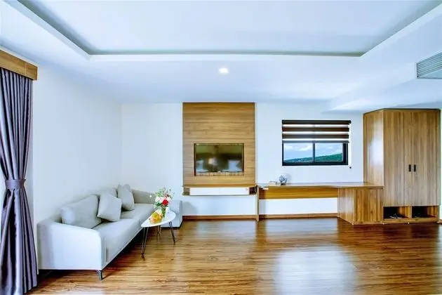Premier Oda, Balkon, Okyanus Manzaralı (Suite)