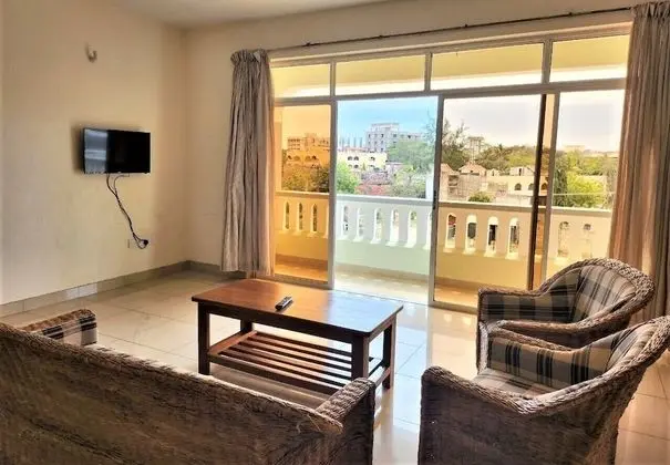 Basic Apart Daire, Havuz Manzaralı