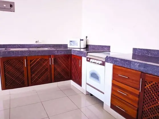 Basic Apart Daire, Havuz Manzaralı