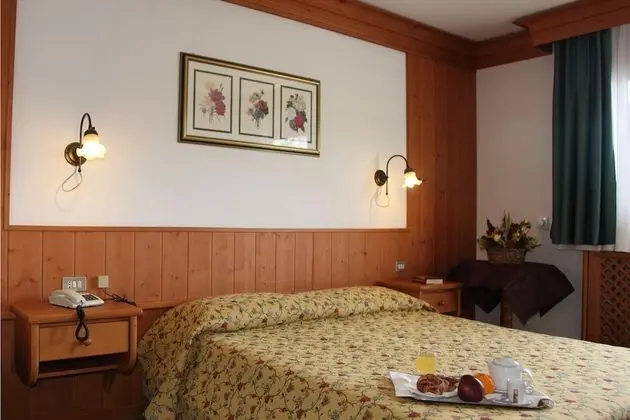 Classic Tek Büyük Yataklı Oda