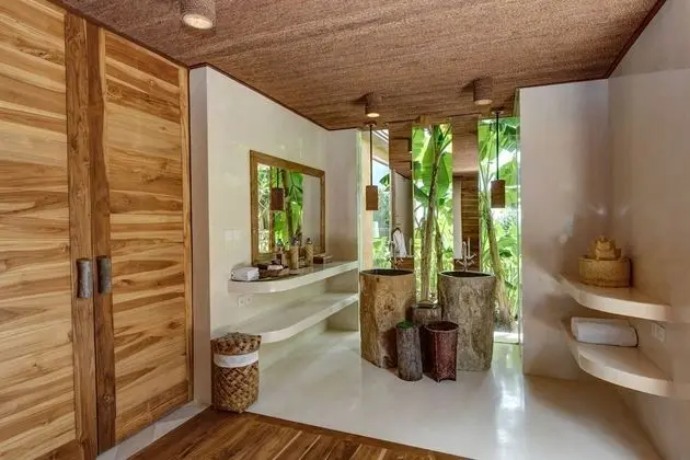 Kasambi / Lantoro / Wamoro 2 Bedroom Villa